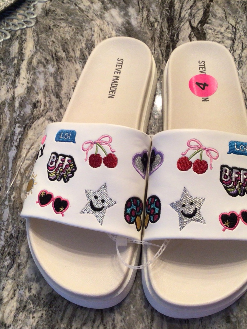 Steve Madden White Girls' Embroidered Patch Slide Sandals
